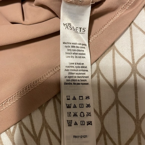 Beige shapewear slip, size large - Picture 4 of 5